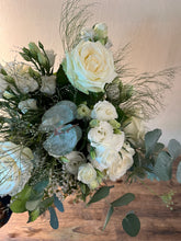 Indlæs billede til gallerivisning Den pæne hvide buket