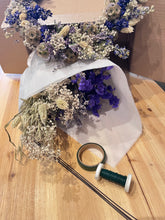Indlæs billede til gallerivisning DIY krans i blå lilla hvid
